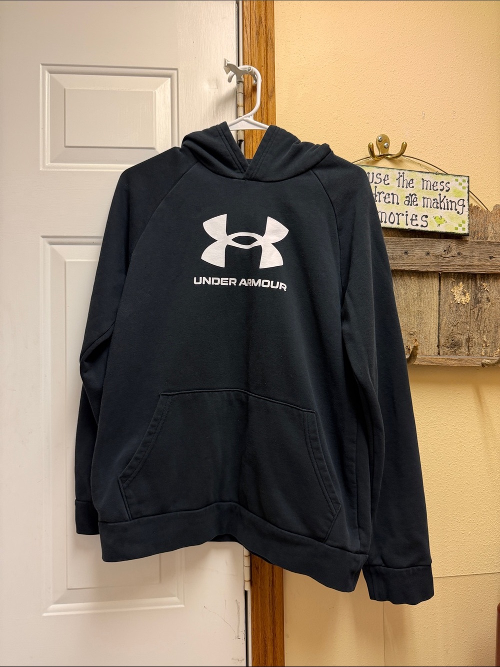 Under Armour Youth XL Black Crewneck Hoodie with White Logo